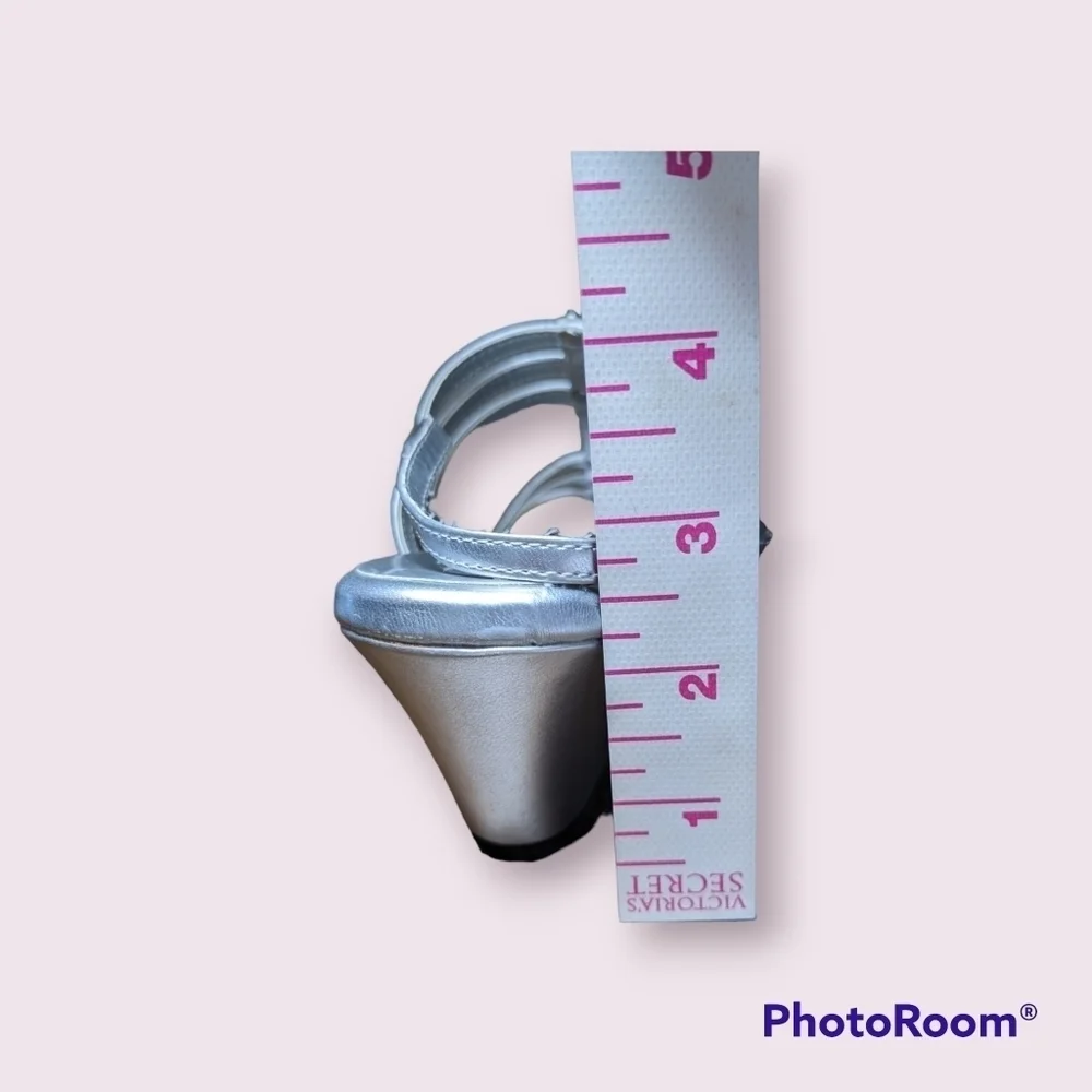 Comfort Plus by Predictions Silver Strappy Sandals - Picture 4 of 11